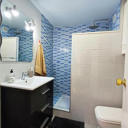 Apartamento Con Terraza Y Piscina Apartament